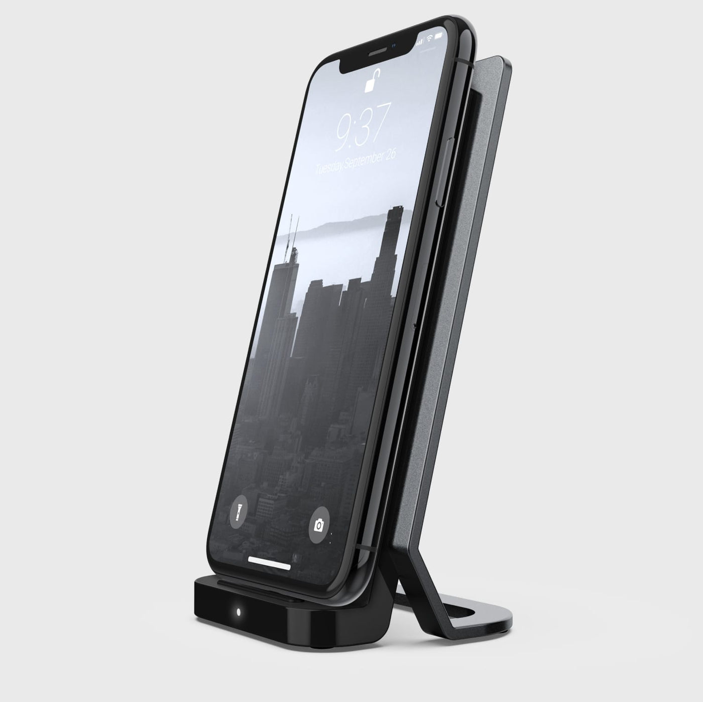 10W Wireless Qi Charger with to recharge your iPhone vertically or horizontally. Raptic Vertical in black. 