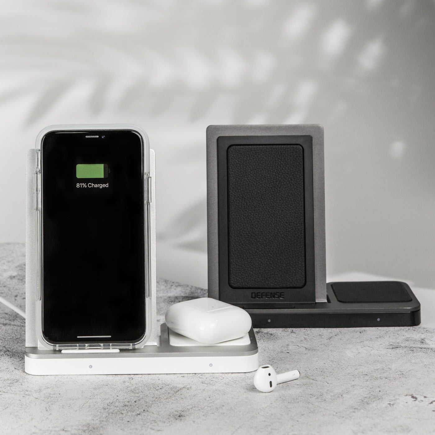 10W Wireless Qi Charger with 2 spots to recharge your iPhone and AirPods simultaneously. Raptic Duo in black and white.