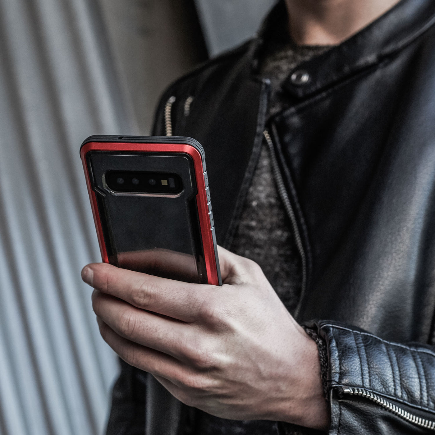 Rugged Case for Samsung Galaxy S10. Raptic Shield in red.#color_red