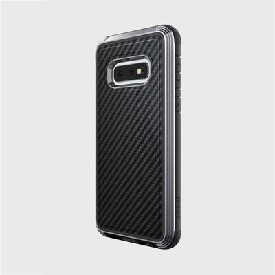 Luxurious Case for Samsung Galaxy S10e. Raptic Lux in black carbon fiber.