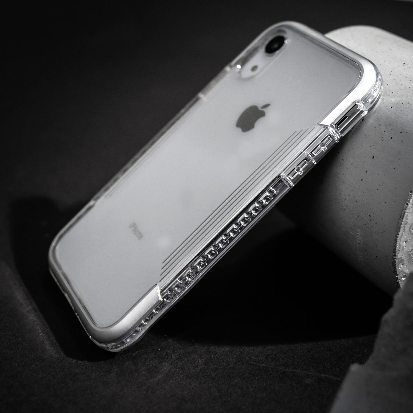 Transparent Case for iPhone XR. Raptic Air in silver.#color_silver